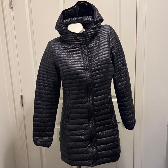 Patagonia Black Puffer Jacket - Picture 3 of 12